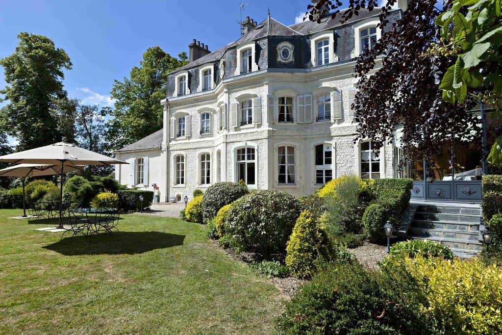 Najeti Hôtel Château Cléry1